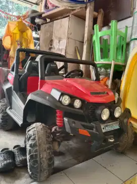 Mobil mobilan Jeep anak