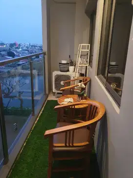 Premium Unit 2BR view pool lantai rendah, tinggal bawa koper
