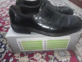 Sepatu resmi kantoran pesta merk Buccheri