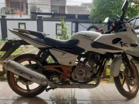 Bajaj Pulsar 220 thn 2012