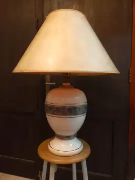 Lampu meja porcelen keramik