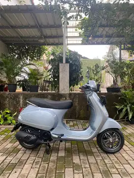 Vespa LX 125 iGet 2023 Like New!