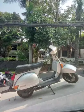 Vespa Exel 150 tahun 2001