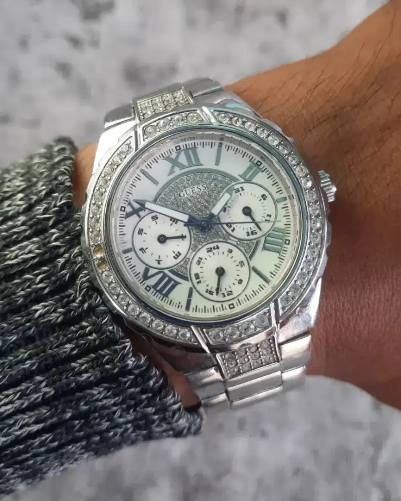 GUESS Women W0111L1