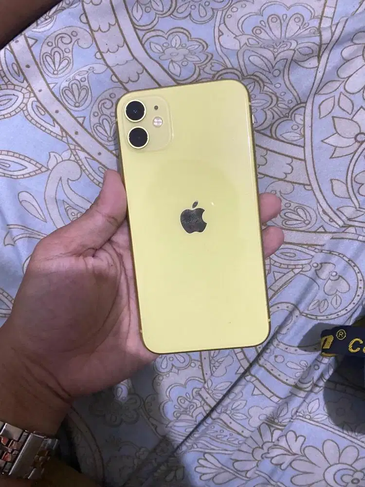 handphone iphone 11 gb