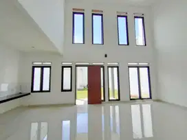Rumah Batununggal dengan halaman luas