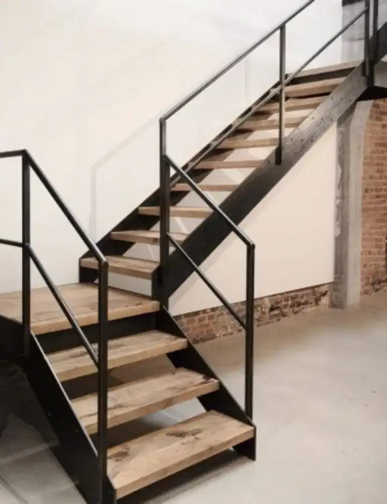 Tangga rebah papan jaati