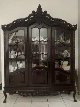 Lemari Pajangan Kayu Jati Antik 3 pintu