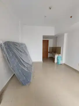 Disewakan termurah studio Unfurnish Apartement The Nest