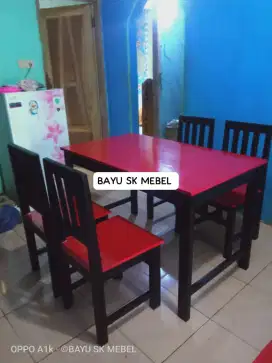 Set meja makan murmer