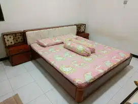 Dipan Kasur + Nakas Kayu Jati Lama