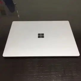 MICROSOFT SURFACE LAPTOP 2
CORE i7 (Gen8)