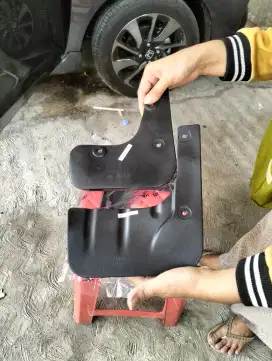 Karpet lumpur / mud guardm Mobilio RS (plastik ABS)