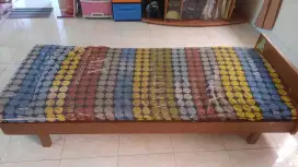 Dipan kayu Jati Tempat tidur bonus kasurnya kondisi bagus layak pakai