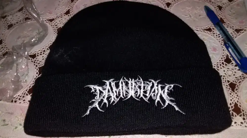 Kupluk dmtn logo putih