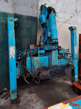 Di jual crane 3 ton kaki tinggi