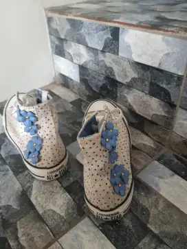 Converse (Rare Item) Polka Daisy