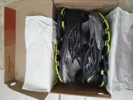 Sepatu Running Mizuno (Kondisi Baru, Stock Lama)