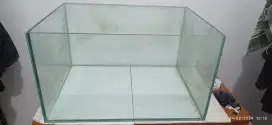 Aquarium Ikan Hias + Meja