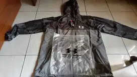 Dijual Jaket UNDER ARMOUR, baru, ukuran size XL, nego..Terimakasih OLX