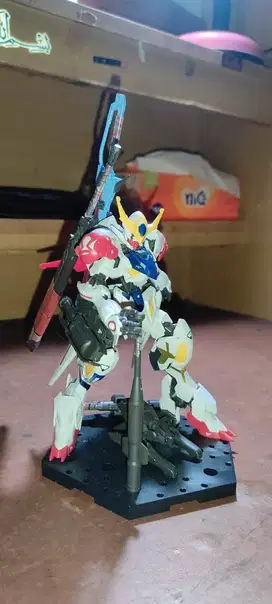 Bandai HG Gundam Barbatos Lupus dan Option Weapon Set
