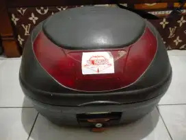 Box givi muat 2 helm nego