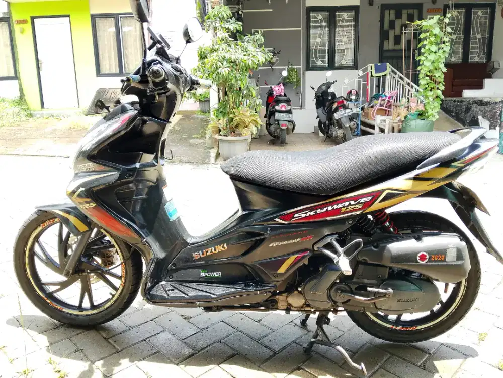 Jual Santai Suzuki Skywave 125 NR TH 2009