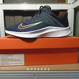NIKE QUEST 3 Original