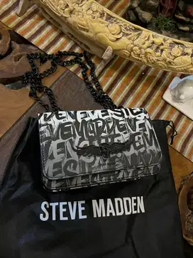 SALE???Steve Medden garviti chain bag