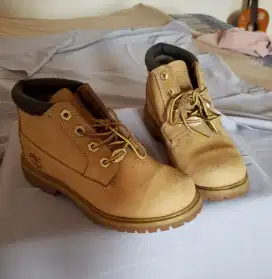 Sepatu Wanita brand Timberline Made in China