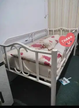 Tempat tidur besi + springbednya
