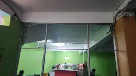 Tempat kantin vegy nyaman ramai pengunjung dan asri