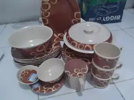 Peralatan makan onix baru