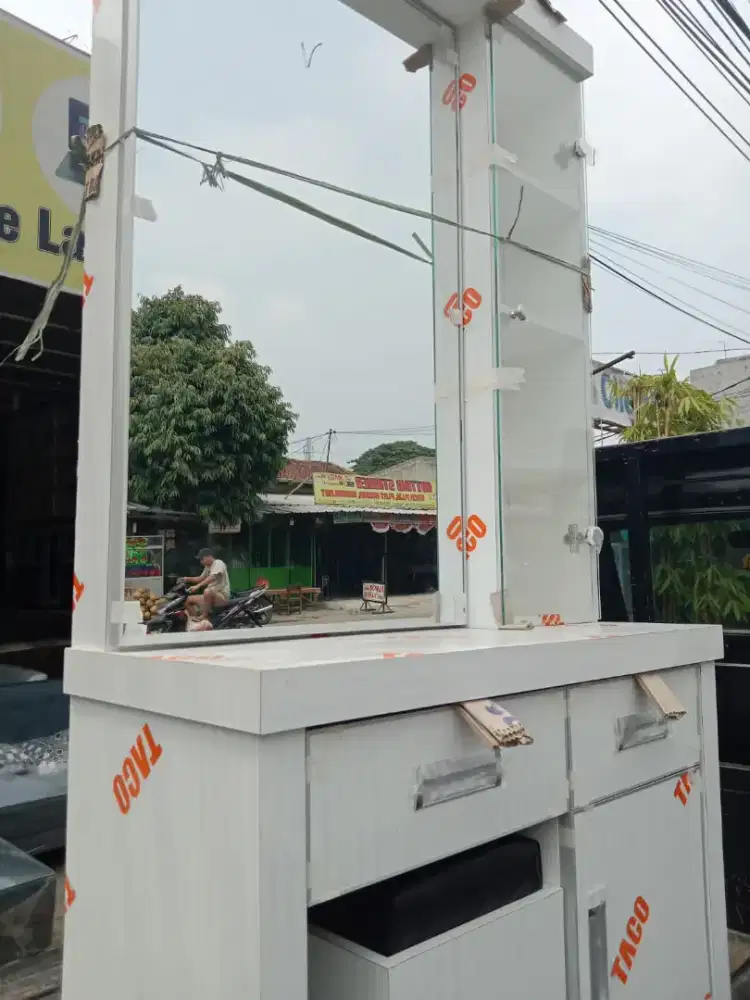 MEJA RIAS cash, kredit cukup ktp