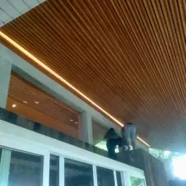 Menerima bongkar pasang lampu gantung dan cuci kristal