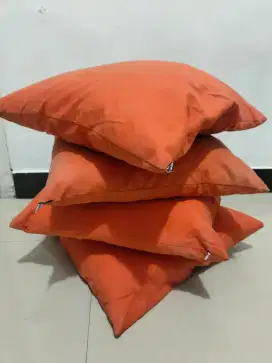 Bantal include sarung bantal sofa..