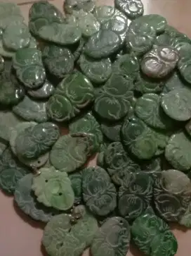 Gelang batu giok
