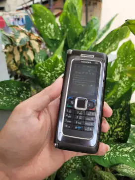 Nokia E90 Communicator original anti sadap mulus nian