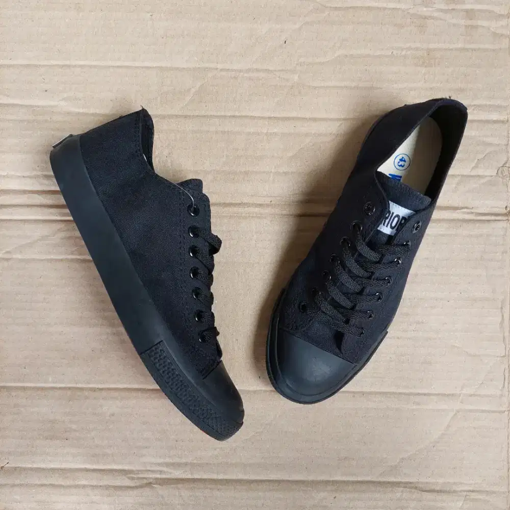 Sepatu Sekolah Kerja Warrior Sparta Low All Full Black Hitam Polos