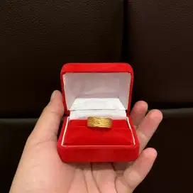 Terima jual beli emas dan berlian dengan harga tinggi