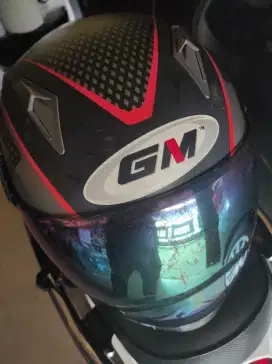 Helm GM warna Hitam