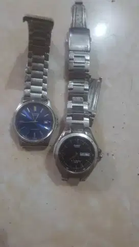 di jual 2 jam tangan rantai merk casio, nego sampai laku terjual!!!