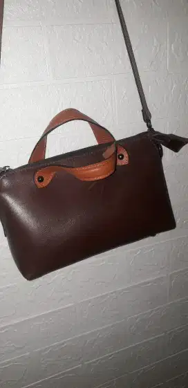 Tas Selempang Kulit Asli kondisi like New