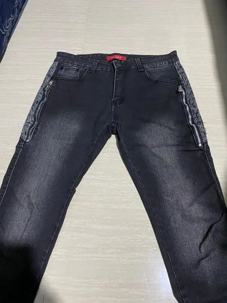 DIJUAL CEPAT CELANA RUCAS SIZE M