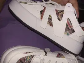 Sepatu baru corolla