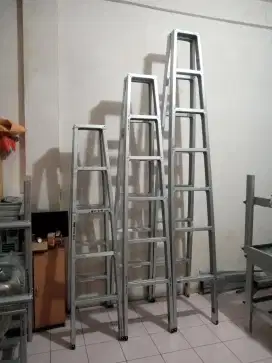 Tangga lipat baja ringan