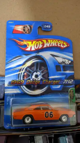 Hotwheels Treasure Hunts 1969 Dodge Charger THS