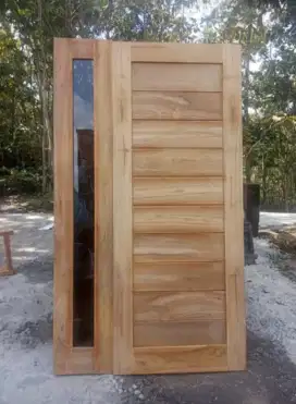 Pintu depan kayu jati