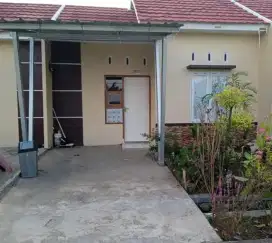 Dijual over kredit Rumah jalan utama 45 jt karawang timur