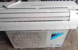 Di jual AC second bergaransi 1 PK Daikin Thailand